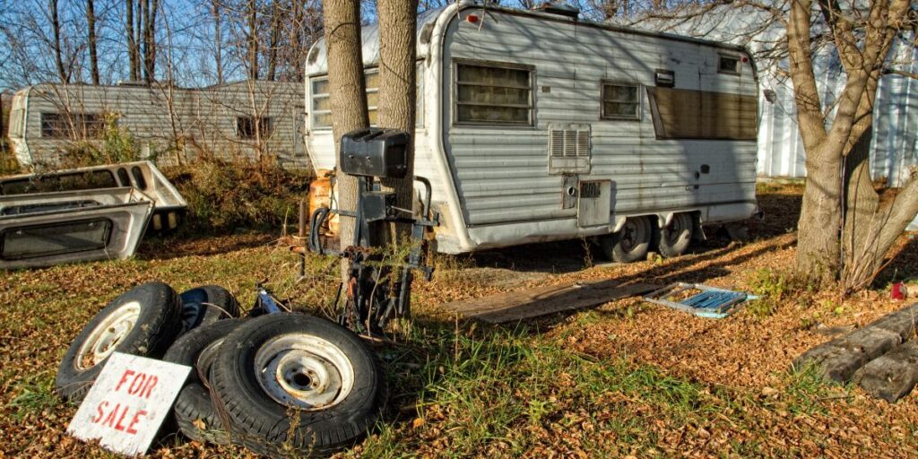 buying used travel trailer